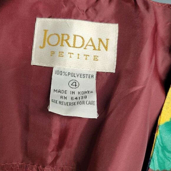 Bundle of Wardrobe Builder 3 Pencil Short Skirts & 2 Blouses - Picture 12 of 15